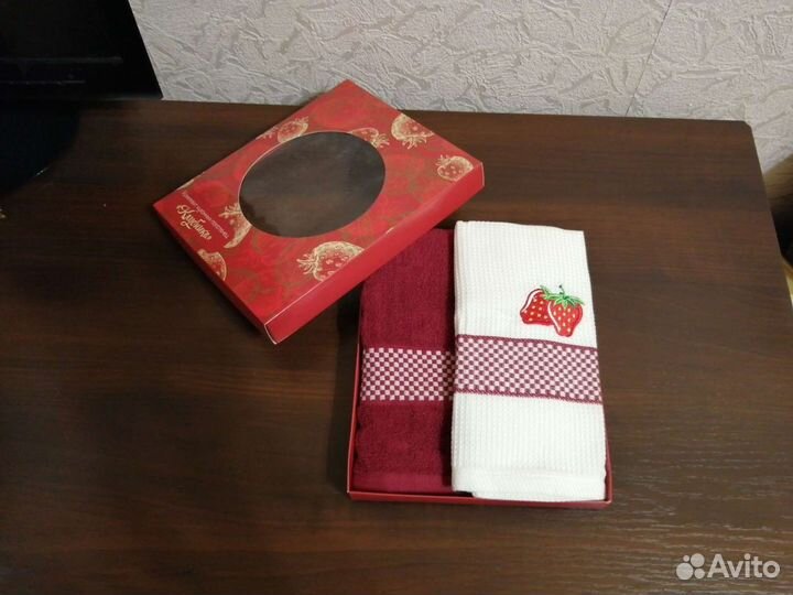 Новый комплект кухонных полотенец