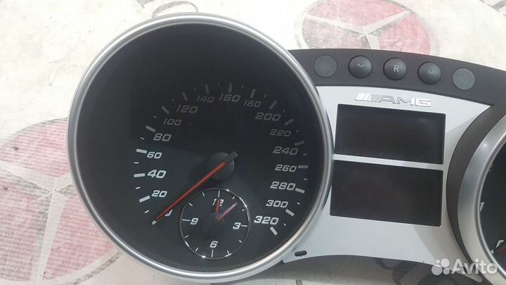 Приборная панель 6.3 AMG Mercedes W164 M-Class 6.3