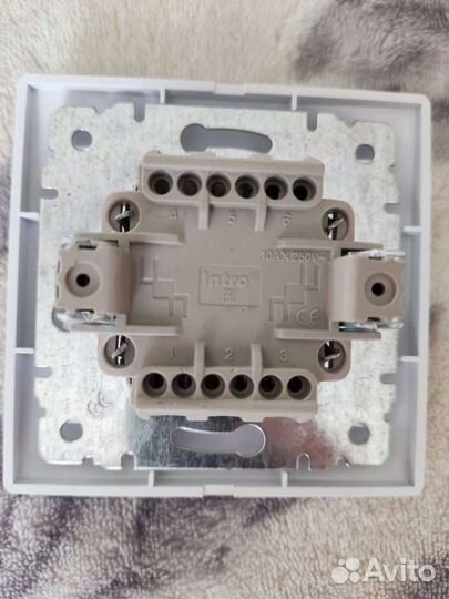 Выключатель одноклавишный