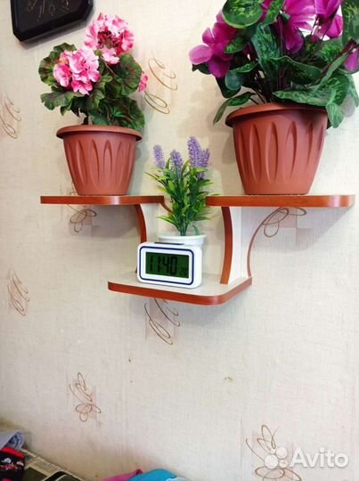 Навесные полки для цветов