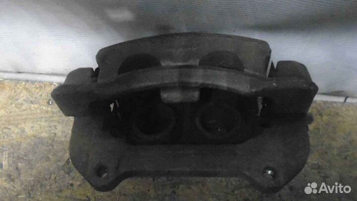 Суппорт передний правый Hyundai Santa Fe 2 2.2