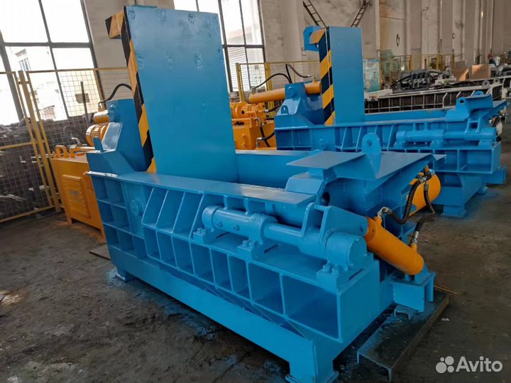 Пресс пакетировочный для металлолома Y81F160aupwit