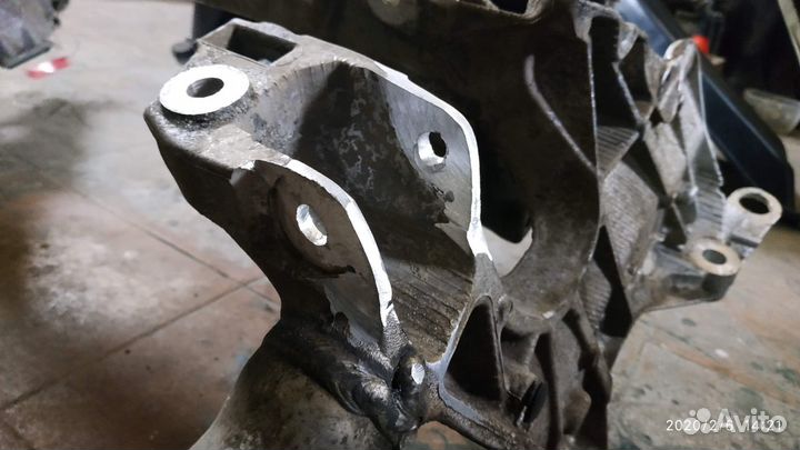 Подрамник передний Audi A4 B8