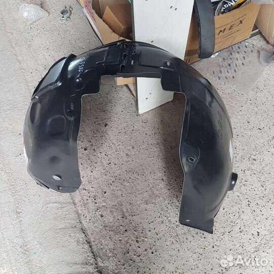 Подкрылок правый в сборе Opel Zafira B