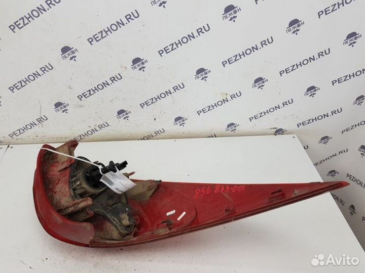 Фонарь задний правый Peugeot 207