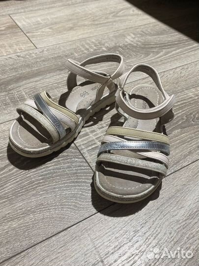 Босоножки для девочки