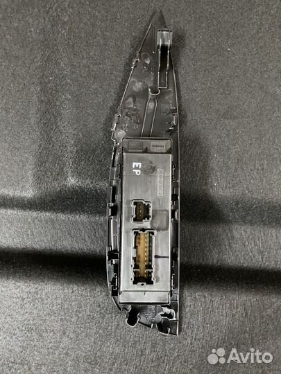 Блок кнопок стеклоподъемников Ниссан Кашкай J11