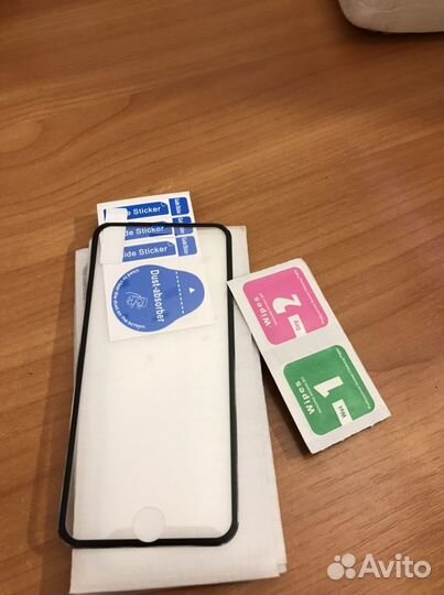 Защитное стекло на iPhone