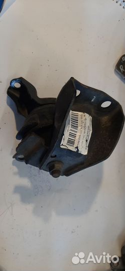 Опора двигателя Honda cr-v rd1 b20b