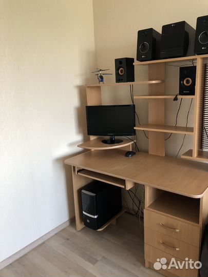 Компьютерный стол