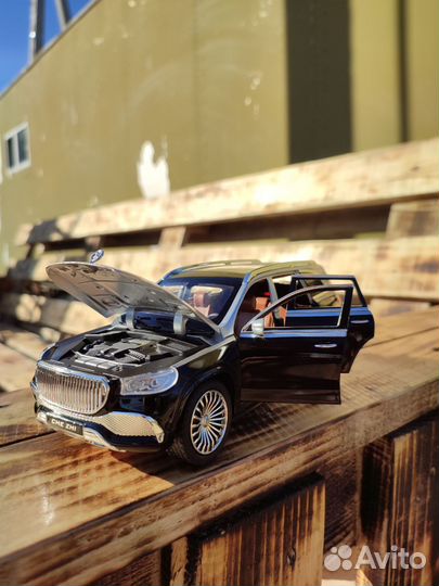 Металлическая машинка Mercedes-Benz Maybach GLS600