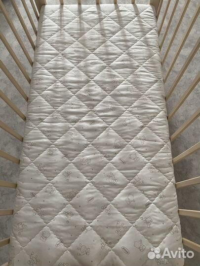 Детская кровать с матрасом