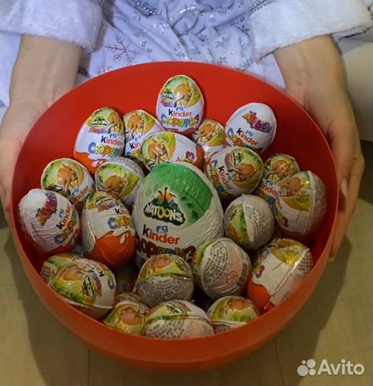 Упаковка в виде киндер-сюрприза