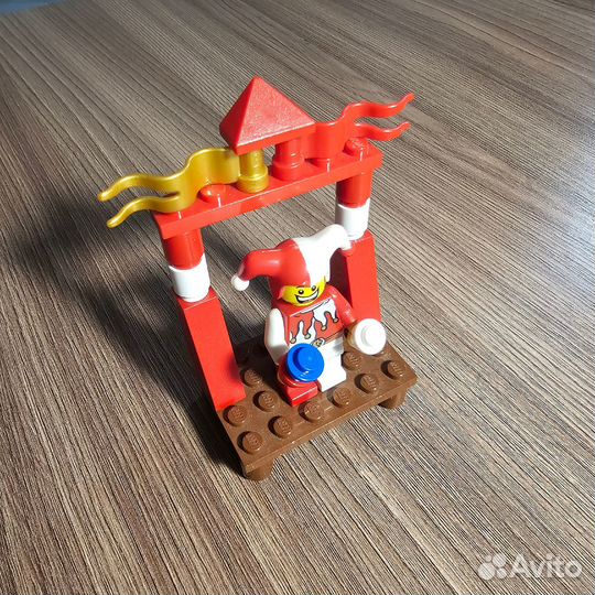 Lego Pirates, Kingdoms, Galaxy Squad, Dino