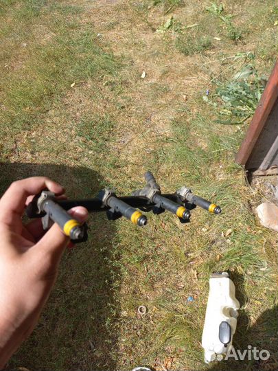 Топливная рейка (форсунки) на Renault symbol