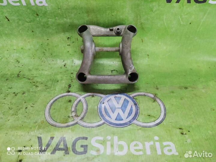 Кронштейн опоры двигателя правый 9481152037R porsc