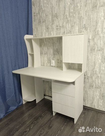 Компьютерный стол 5