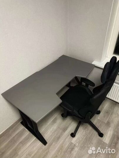 Игровой компьютерный стол