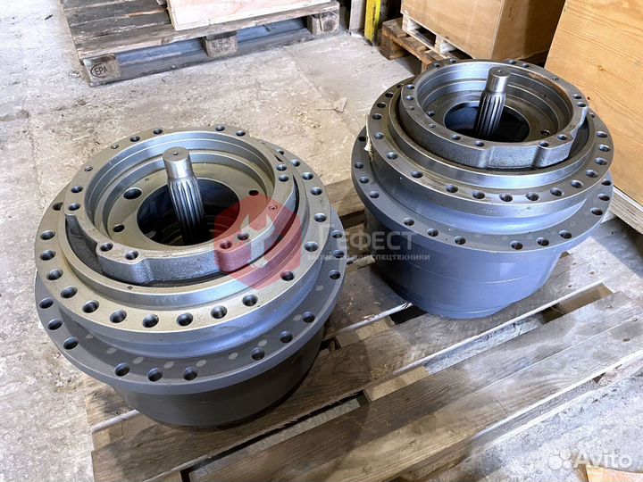 Редуктор хода Hyundai R370LC-7 xjbn-00645