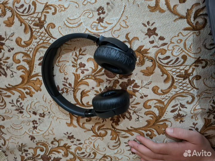 Беспроводные наушники jbl