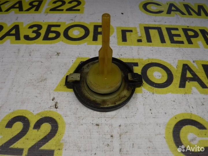 Крышка бачка гидроусилителя Toyota RAV4 (XA20) 20