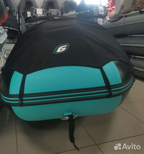 Лодка Gladiator E 350 Pro черно-бирюзовая