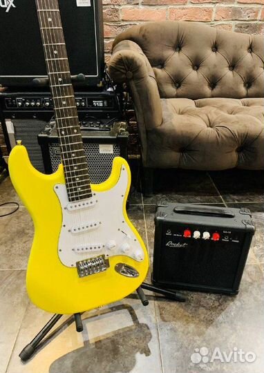 Электрогитара + комбик 15 Вт (Комплект)