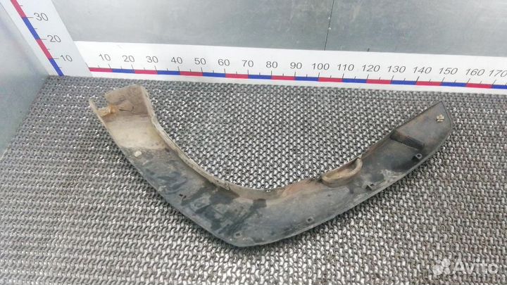 Молдинг переднего правого крыла Nissan Patrol