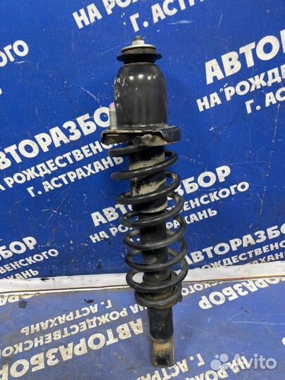 Задняя стойка в сборе Toyota Corolla 120 хэтчбек