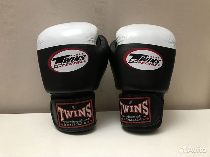 Боксерские перчатки Twins Special