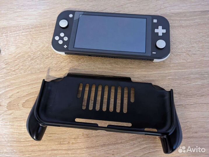 Nintendo switch lite и много игр