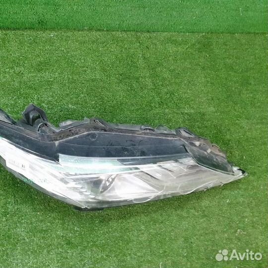 Фара правая Тойота Камри 70 (2020-Н.В.)