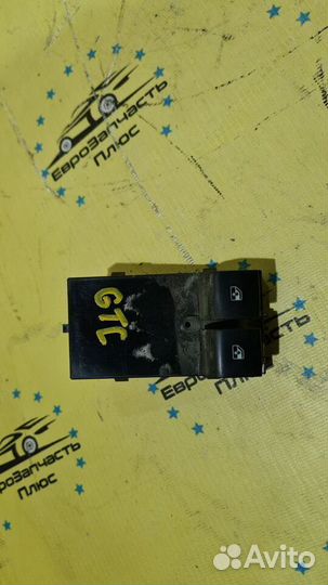 Блок управления стеклоподъемником Opel Astra J GTC