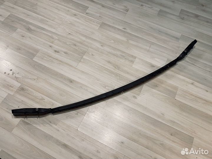 Направляющая заднего бампера VW Passat B5+