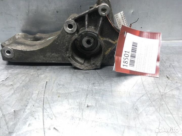 Кронштейн генератора Volkswagen Golf Iii/Vento