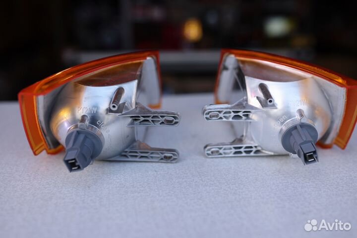 Желтые поворотники на ваз 2110