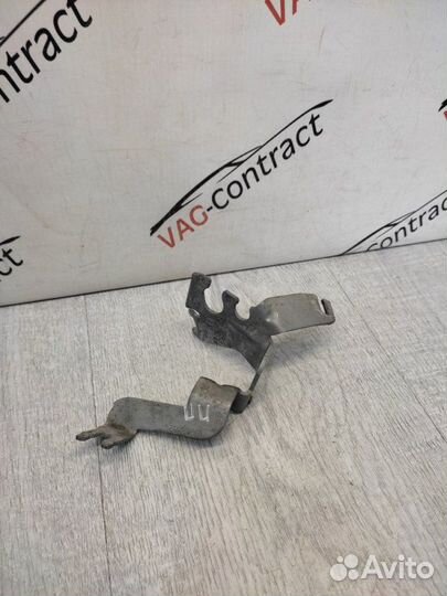 Крепление тормозного шланга переднее правое