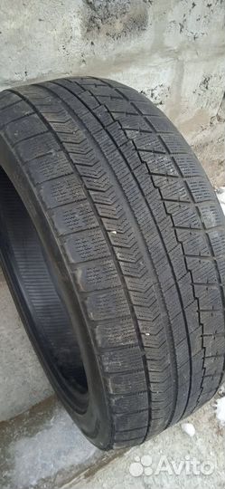 Bridgestone Blizzak VRX 245/45 R17