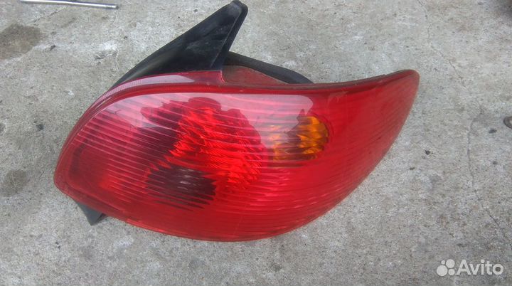 Фонарь Peugeot \ Пежо