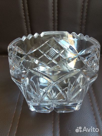 Хрустальная вазочка