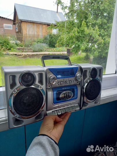 Переносная магнитола