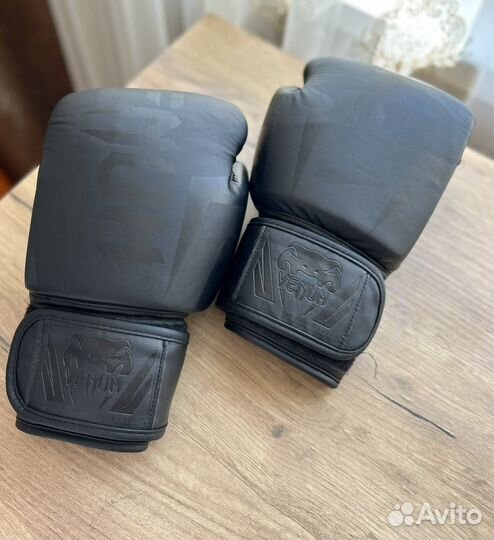 Боксерские перчатки 12 oz