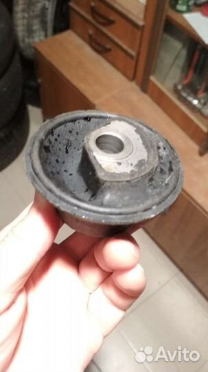 Сайлентблок задней балки VW Passat 80-88 377501541