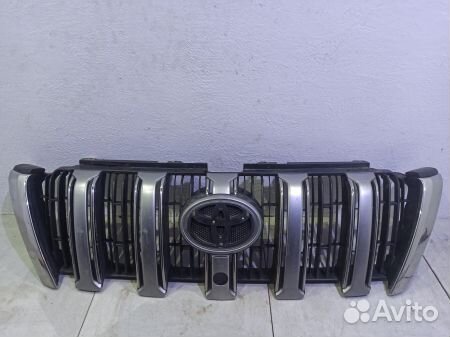 Решетка радиатора Тойота