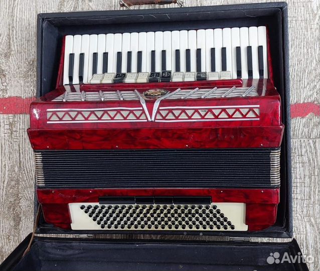 Продается готовый аккордеон(полный)