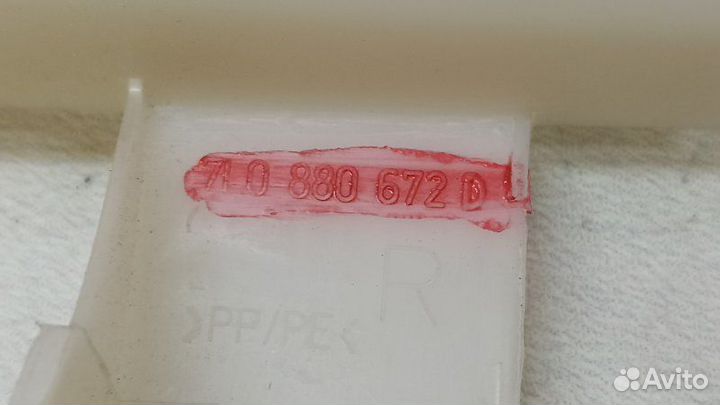 Кронштейн правый Porsche Cayenne 957 M48.01 2007