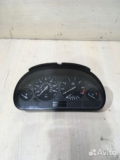 Панель приборов BMW 5 E39 2.2 Мили 62118381196