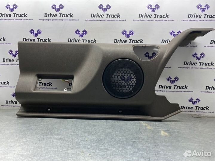 Накладка в салоне правая Renault Magnum DXI13