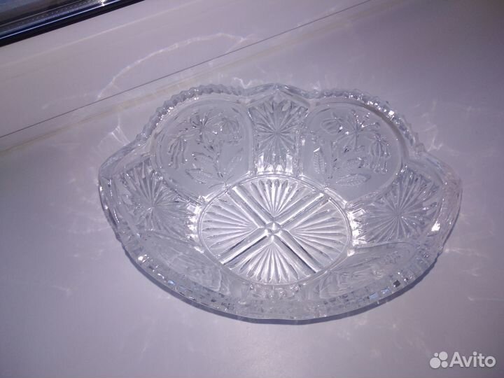 Салатник хрусталь. Хранение за стеклом