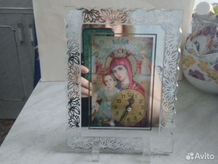 Часы с подсветкой
